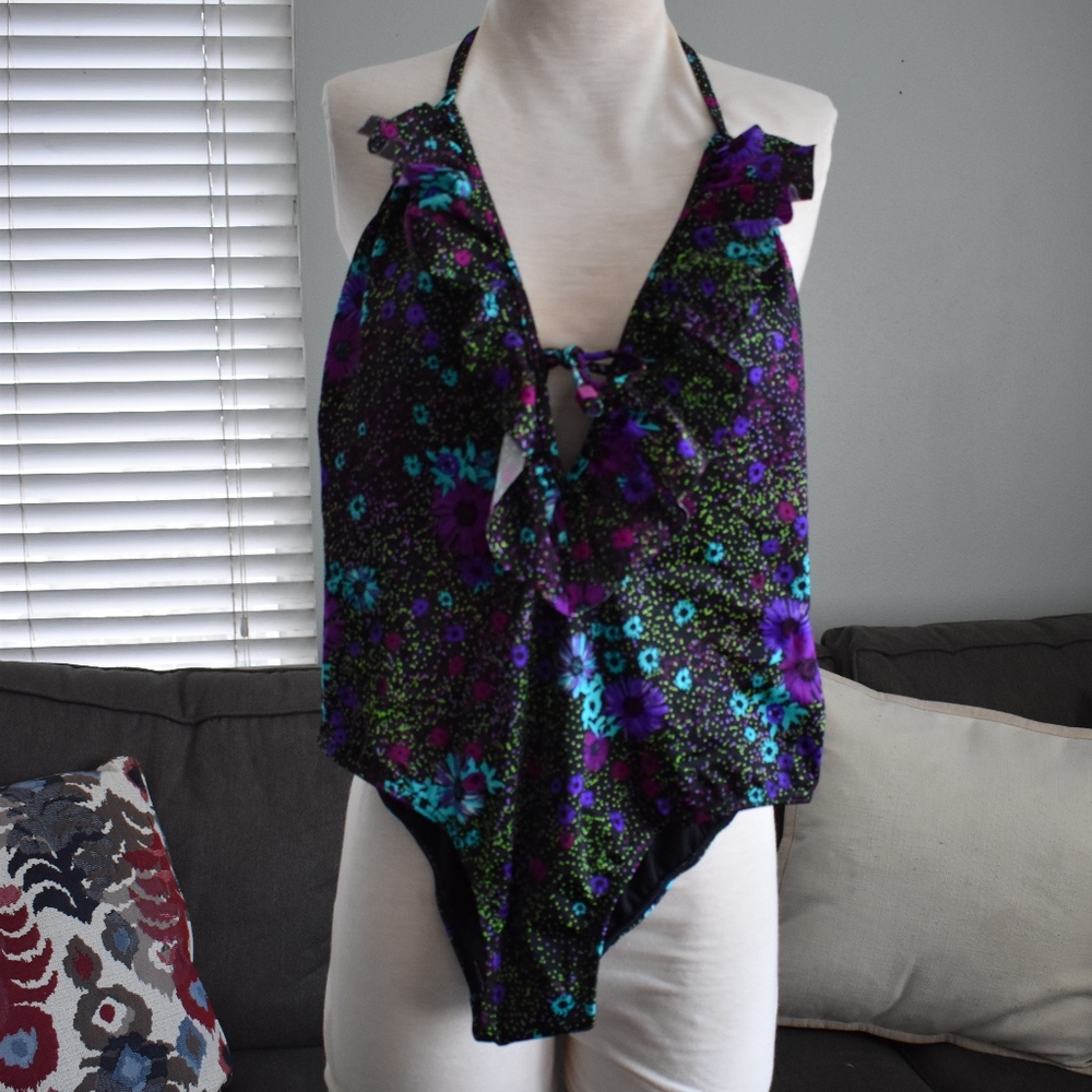 NWT Billabong Floral Ruffle One Piece, Medium